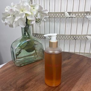 - Tocca Bora Bora Hand Wash 10.1 fl oz. 300 ml.